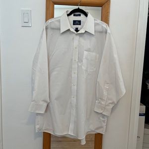 JoS A. Bank Men's Buttoned Down Dress Shirt